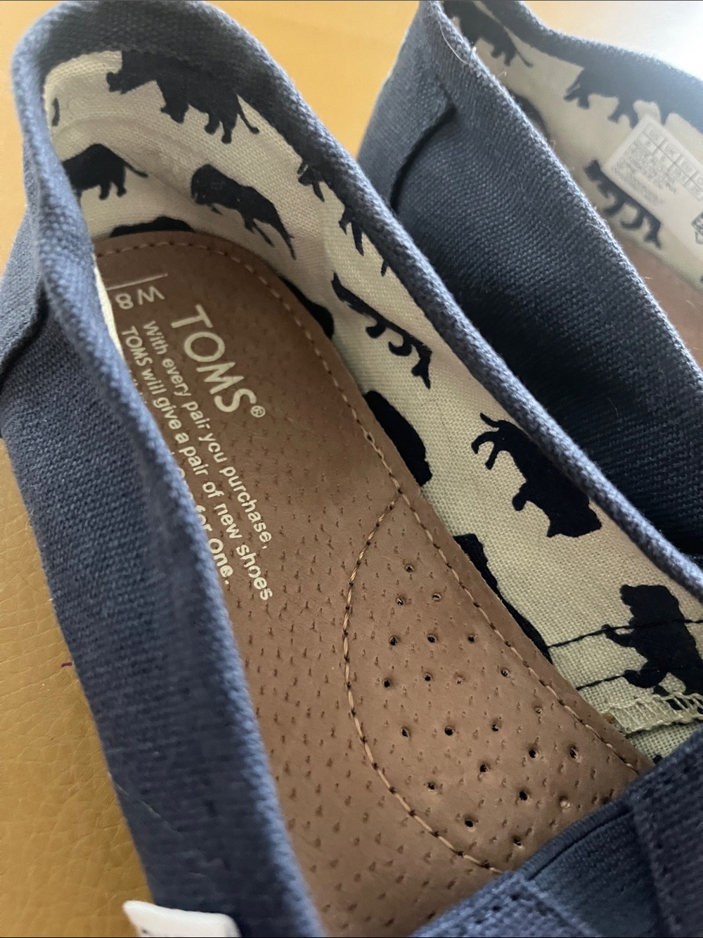 TOMS Women’s Navy Canvas Slip-On Flats - Picture 2 of 5